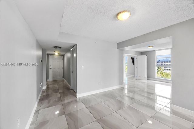 16590 NE 26th Avenue 502, North Miami Beach, FL 33160