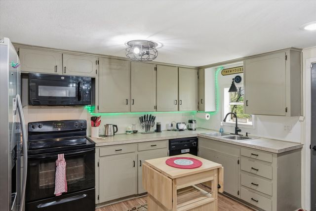 15853 State Highway 80, Edgewood, TX 75117