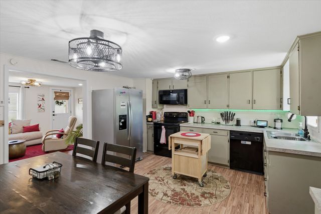 15853 State Highway 80, Edgewood, TX 75117