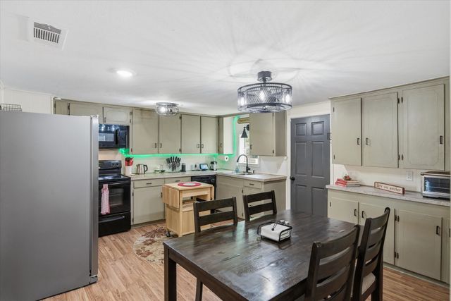 15853 State Highway 80, Edgewood, TX 75117