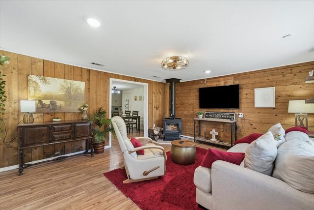 15853 State Highway 80, Edgewood, TX 75117