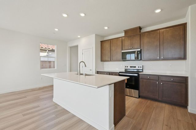 10324 W Hema Way, Elk Grove, CA 95757