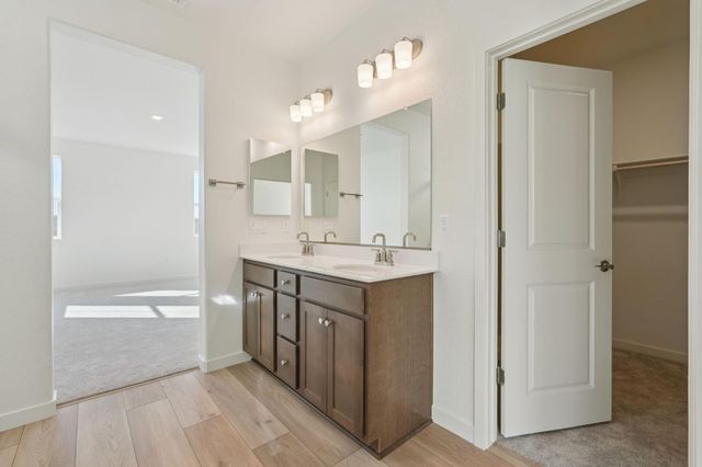 10324 W Hema Way, Elk Grove, CA 95757