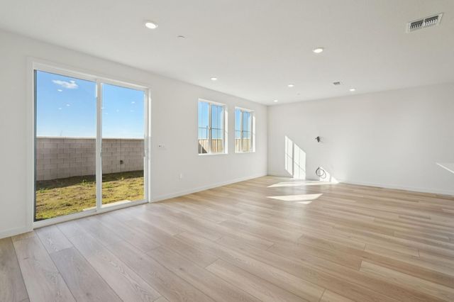 10324 W Hema Way, Elk Grove, CA 95757