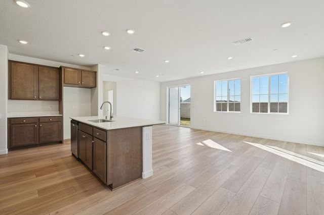 10324 W Hema Way, Elk Grove, CA 95757