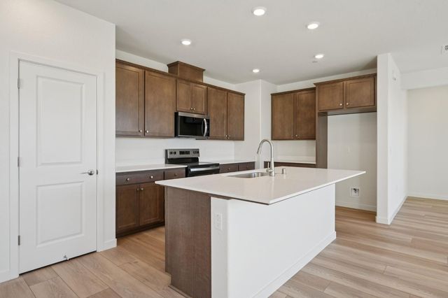 10324 W Hema Way, Elk Grove, CA 95757