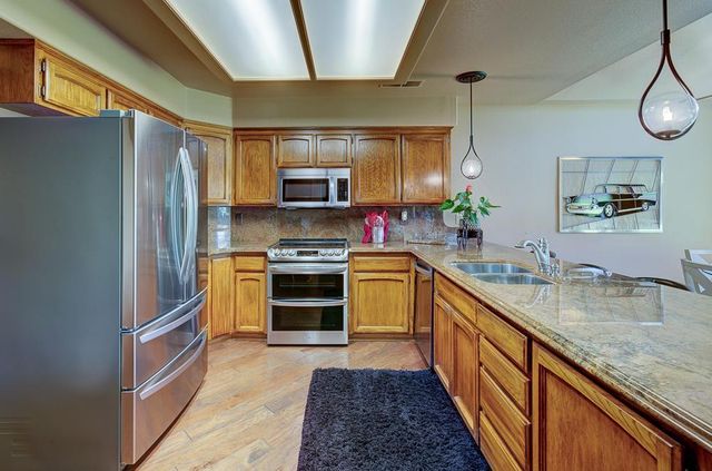 1425 E Quincy Avenue, Fresno, CA 93720