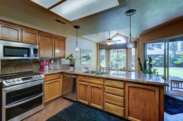 1425 E Quincy Avenue, Fresno, CA 93720