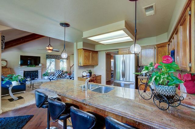 1425 E Quincy Avenue, Fresno, CA 93720