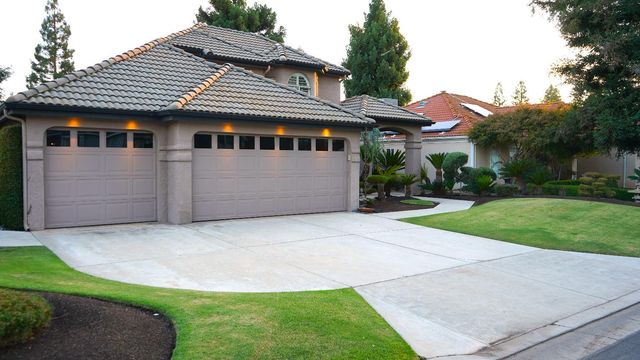 1425 E Quincy Avenue, Fresno, CA 93720