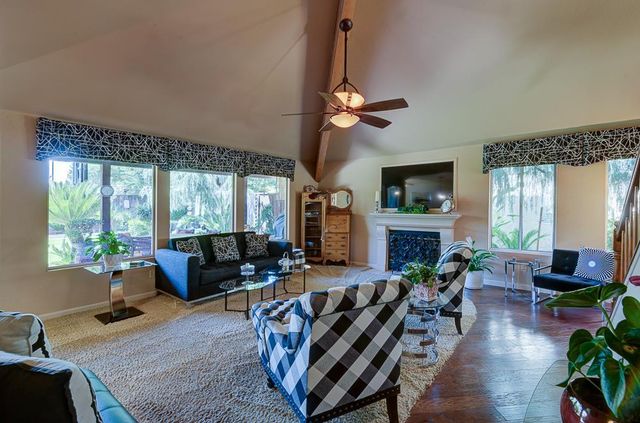 1425 E Quincy Avenue, Fresno, CA 93720