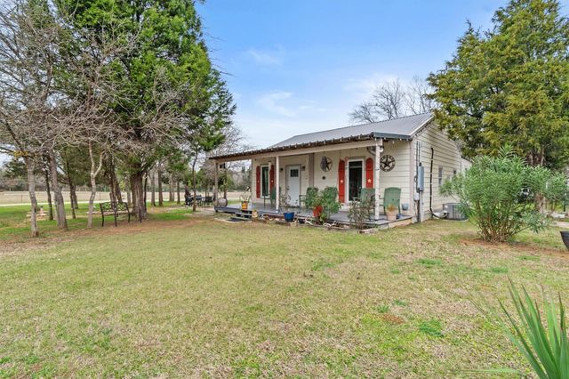 148 Monroe King LN, Elgin, TX 78621