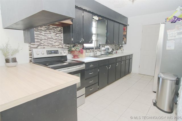 74983 S 320 Road, Wagoner, OK 74467