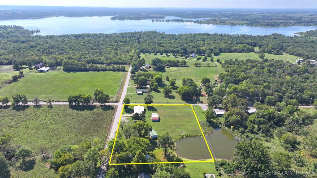 74983 S 320 Road, Wagoner, OK 74467