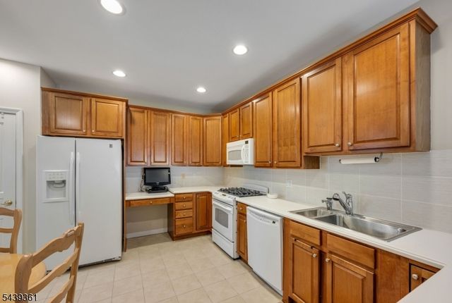 6318 Warrens Way 318, Wanaque Boro, NJ 07465