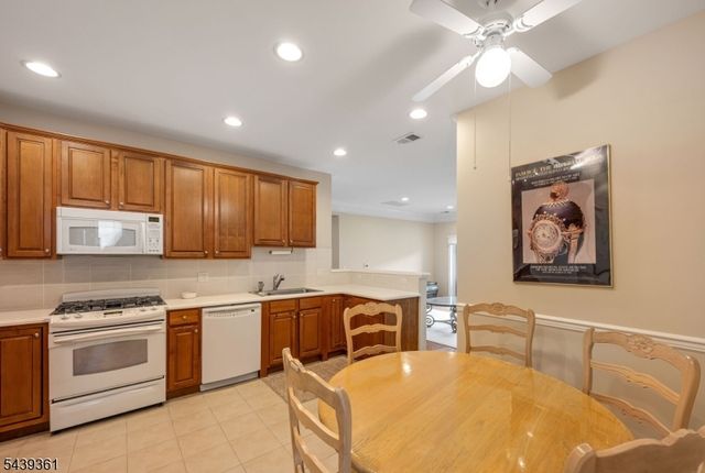 6318 Warrens Way 318, Wanaque Boro, NJ 07465
