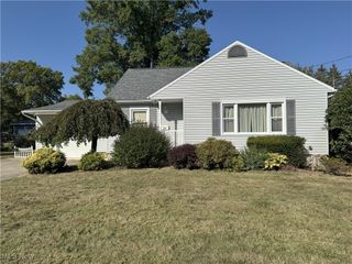202 37th Street SW, Barberton, OH 44203