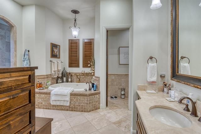 104 Orange Plume, Horseshoe Bay, TX 78657