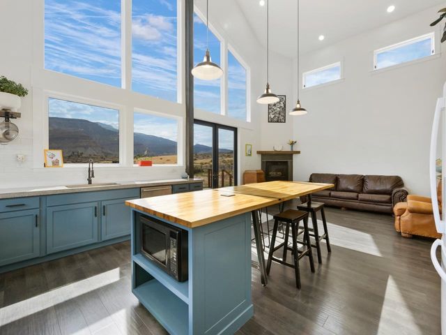 3858 Puerta Vista Court, Palisade, CO 81526