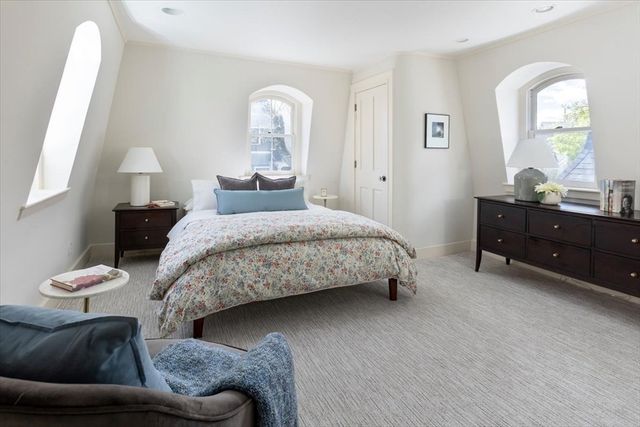 123 Charlesbank Rd. 123, Newton, MA 02458