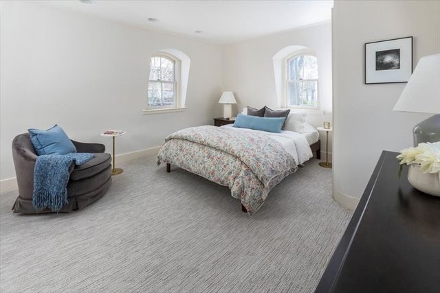 123 Charlesbank Rd. 123, Newton, MA 02458