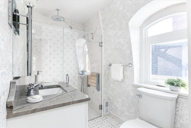 123 Charlesbank Rd. 123, Newton, MA 02458