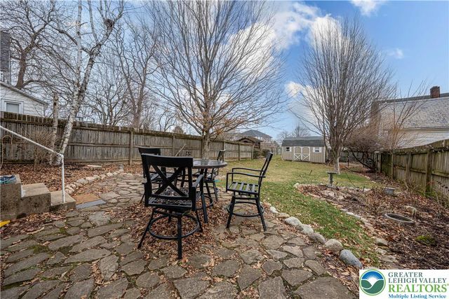 106 N Main Street, Nazareth Boro, PA 18064