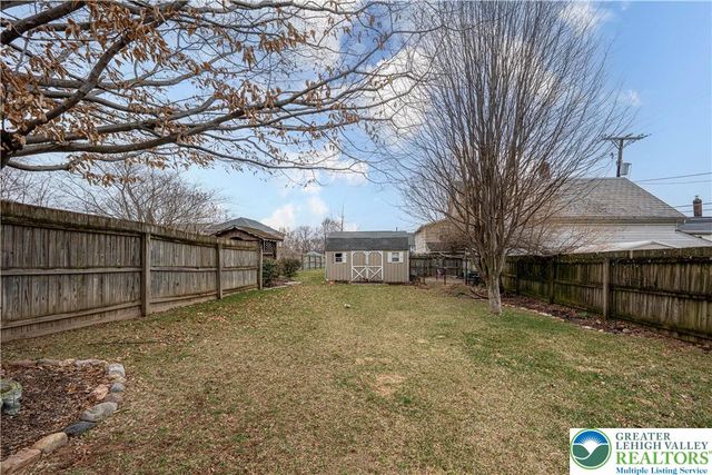 106 N Main Street, Nazareth Boro, PA 18064