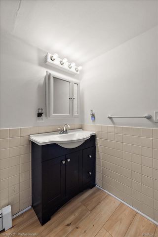 3185 Shimmons Road, Auburn Hills, MI 48326