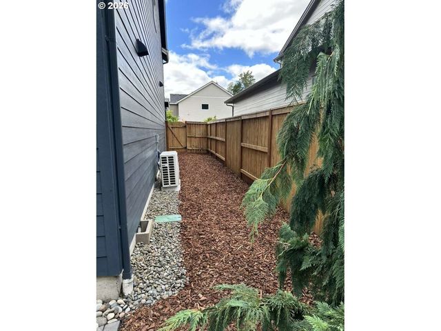 1941 Ne 12TH Ave, Battle Ground, WA 98604