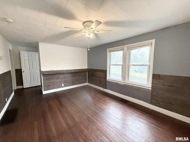 205 N PLUM Street, Desoto, IL 62924