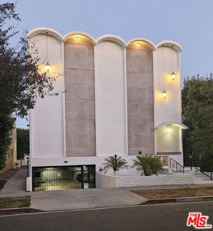 252 S Reeves Drive, Beverly Hills, CA 90212