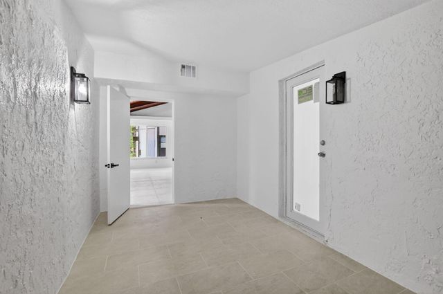 4701 NW 1st Place, Deerfield Beach, FL 33442