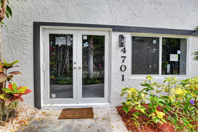 4701 NW 1st Place, Deerfield Beach, FL 33442