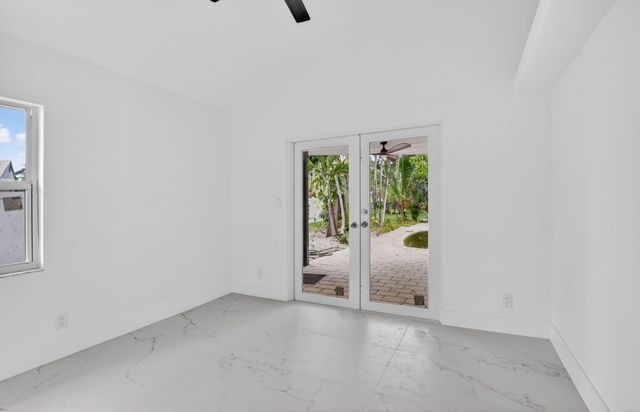 4701 NW 1st Place, Deerfield Beach, FL 33442