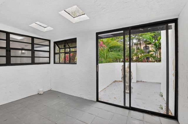 4701 NW 1st Place, Deerfield Beach, FL 33442