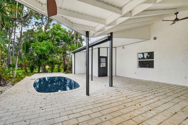 4701 NW 1st Place, Deerfield Beach, FL 33442