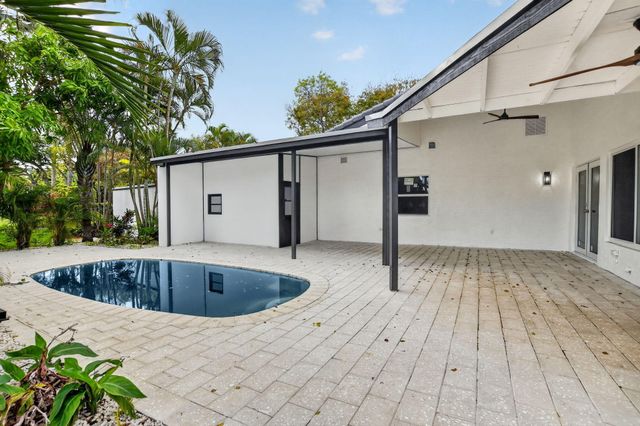 4701 NW 1st Place, Deerfield Beach, FL 33442