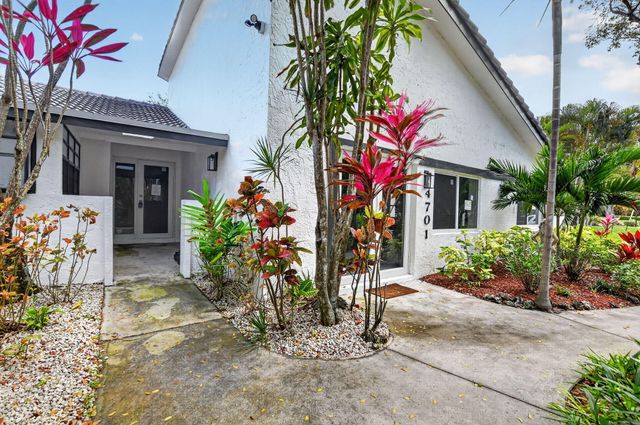 4701 NW 1st Place, Deerfield Beach, FL 33442