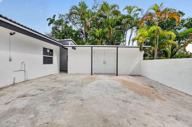 4701 NW 1st Place, Deerfield Beach, FL 33442