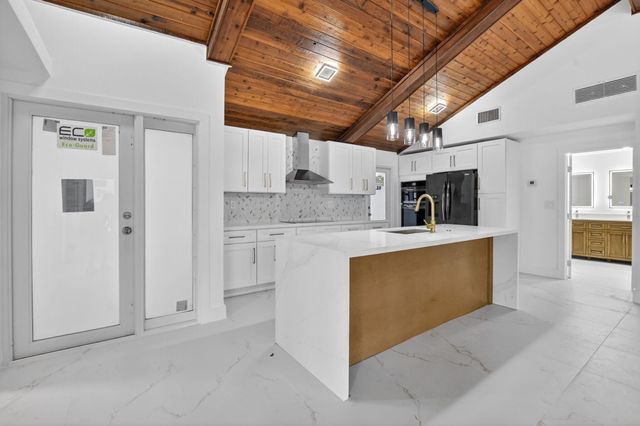 4701 NW 1st Place, Deerfield Beach, FL 33442