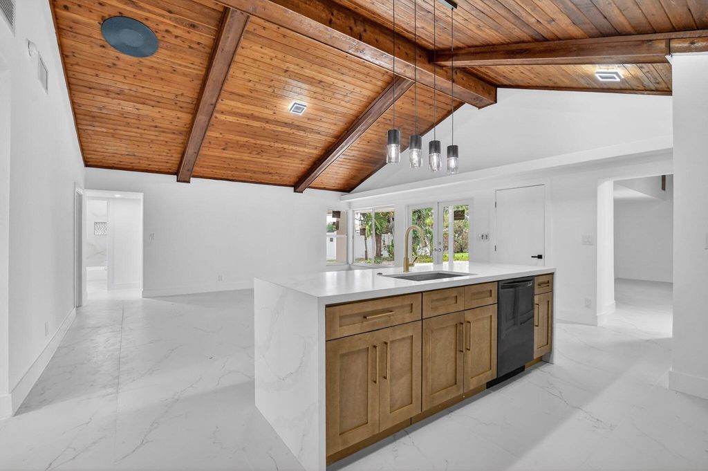 4701 NW 1st Place, Deerfield Beach, FL 33442