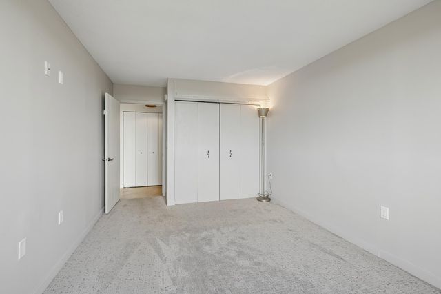 6500 Woodlake Drive 906, Richfield, MN 55423