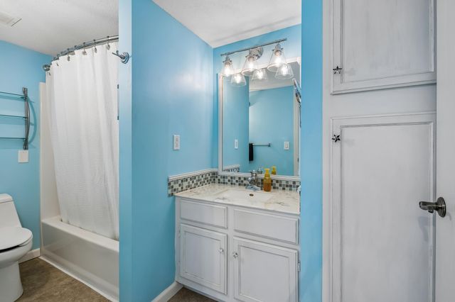 6500 Woodlake Drive 906, Richfield, MN 55423