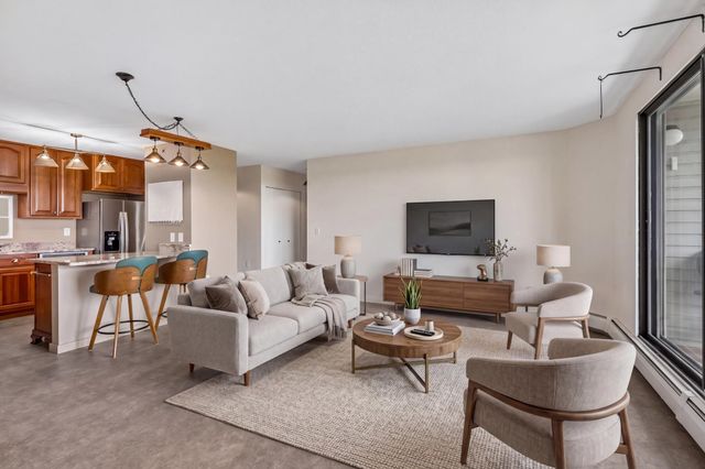 6500 Woodlake Drive 906, Richfield, MN 55423