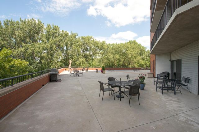 6500 Woodlake Drive 906, Richfield, MN 55423