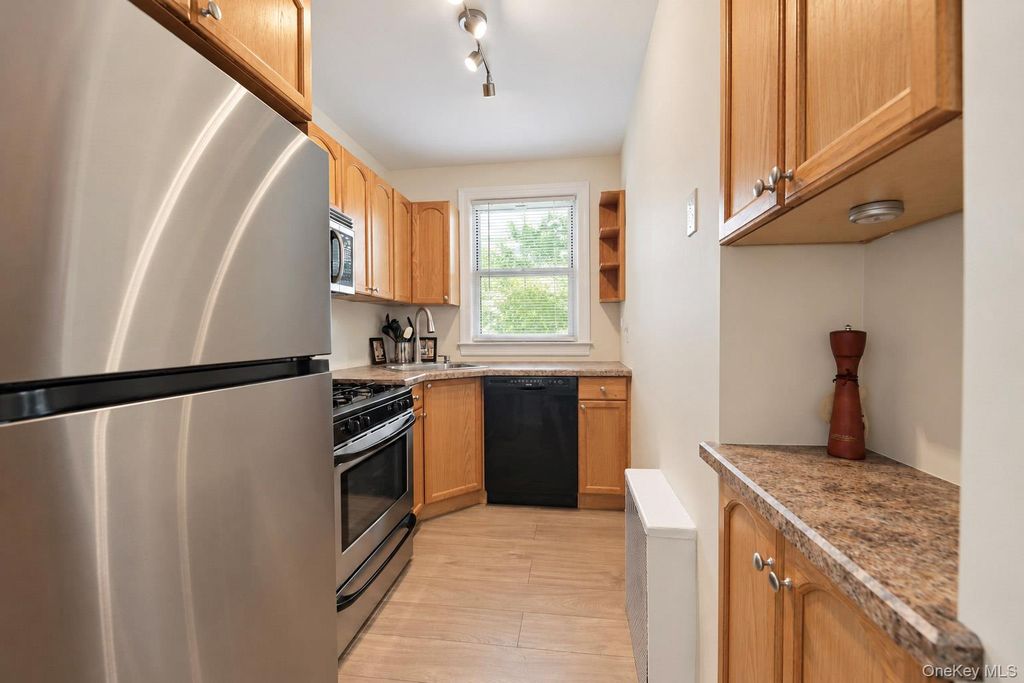 15 Winchester Avenue 2B, Yonkers, NY 10710 — photo 4