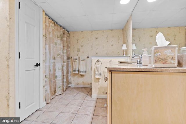 5995 BULL RD, Dover, PA 17315