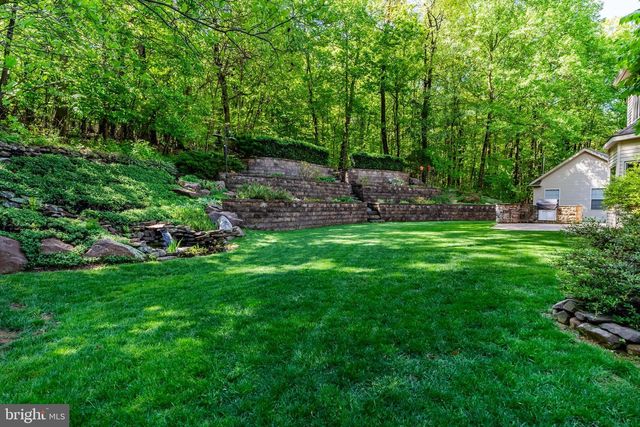 5995 BULL RD, Dover, PA 17315