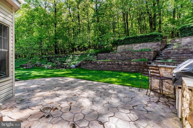 5995 BULL RD, Dover, PA 17315